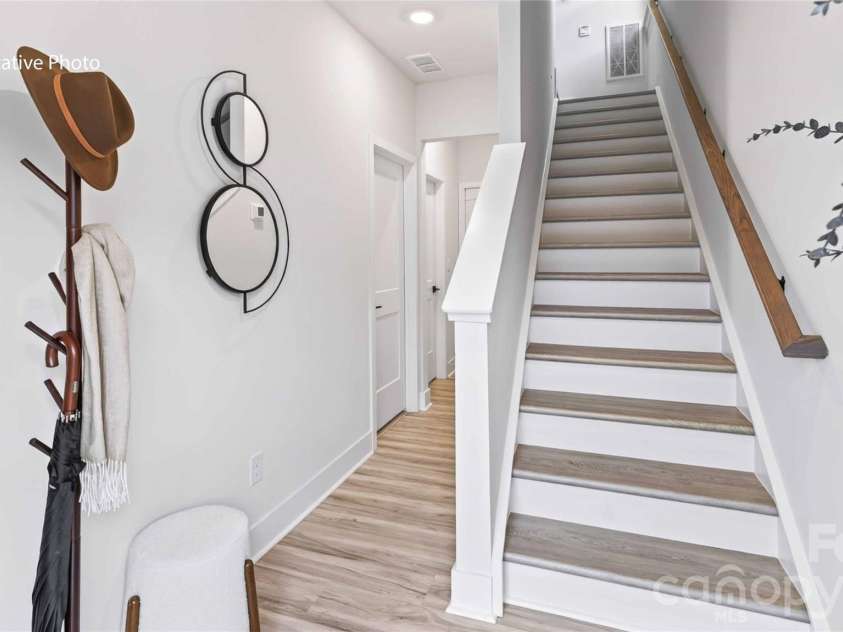 509 Annagh Drive, Charlotte, NC 28217.  MLS# CAR4428104, YatesRealty ID 31046. 