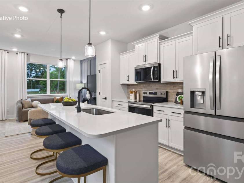 509 Annagh Drive, Charlotte, NC 28217.  MLS# CAR4428104, YatesRealty ID 31046. 