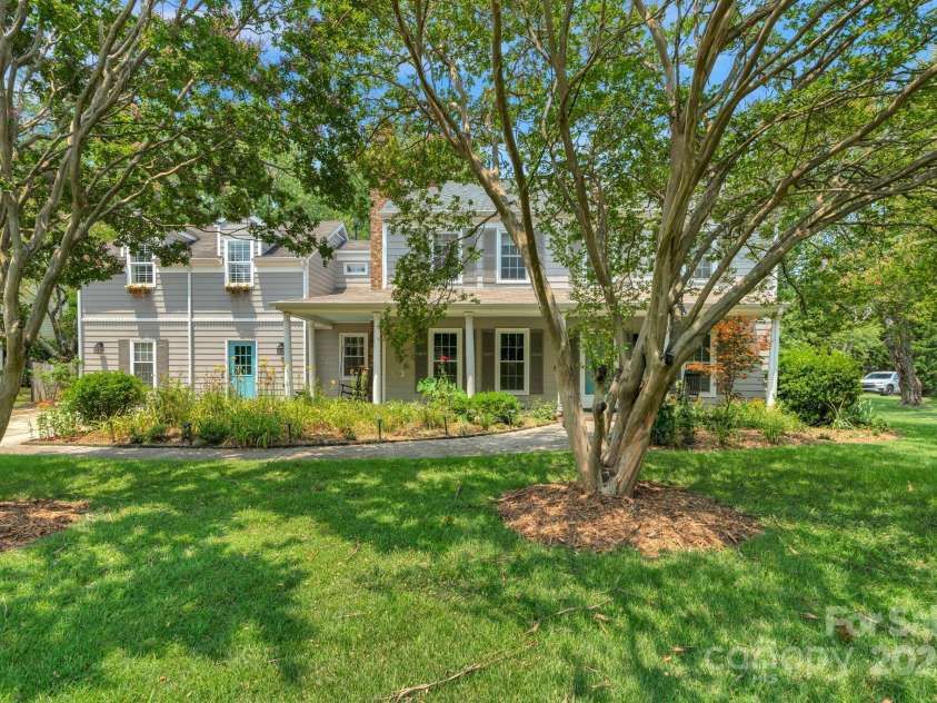 2125 Lawton Bluff Road, Charlotte, NC 28226.  MLS# CAR4275483, YatesRealty ID 31047. 