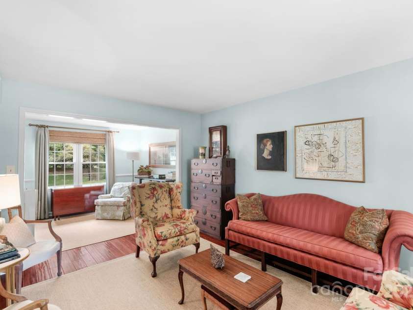 2125 Lawton Bluff Road, Charlotte, NC 28226.  MLS# CAR4275483, YatesRealty ID 31047. 