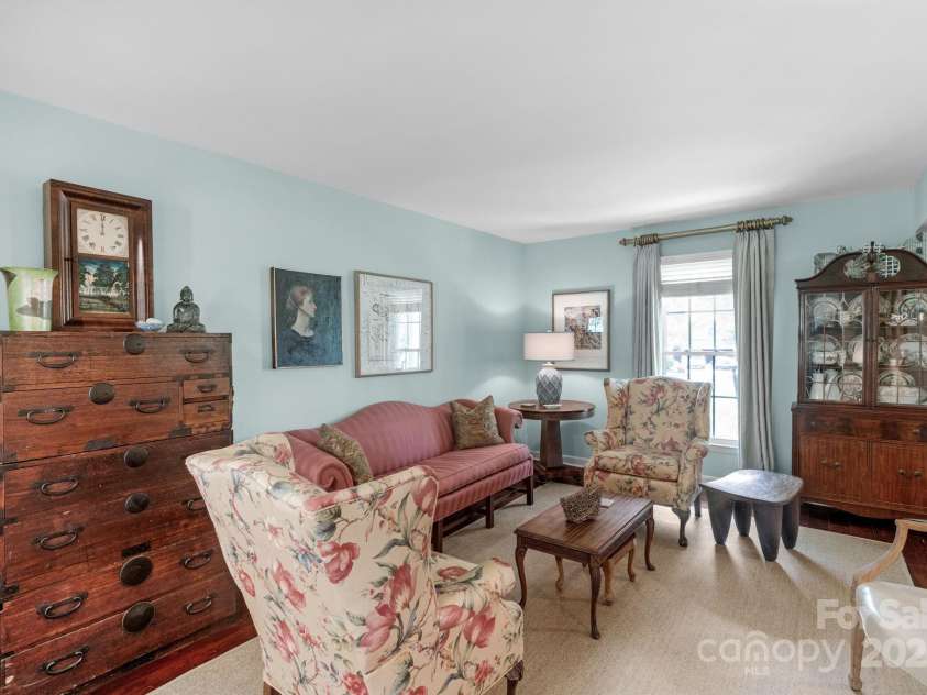 2125 Lawton Bluff Road, Charlotte, NC 28226.  MLS# CAR4275483, YatesRealty ID 31047. 