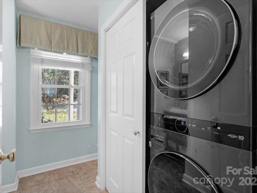 2125 Lawton Bluff Road, Charlotte, NC 28226.  MLS# CAR4275483, YatesRealty ID 31047. 