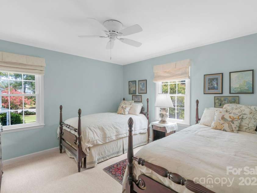 2125 Lawton Bluff Road, Charlotte, NC 28226.  MLS# CAR4275483, YatesRealty ID 31047. 