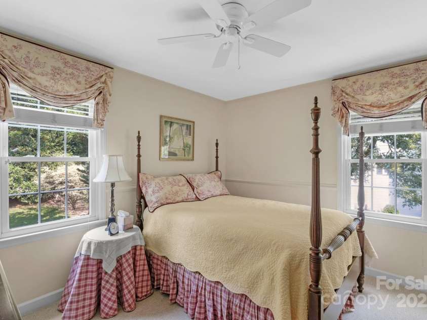 2125 Lawton Bluff Road, Charlotte, NC 28226.  MLS# CAR4275483, YatesRealty ID 31047. 