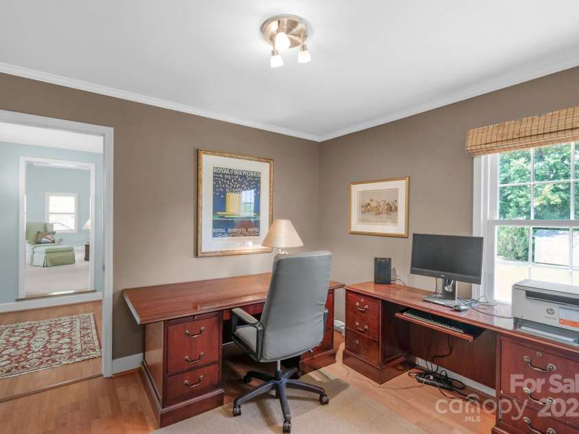 2125 Lawton Bluff Road, Charlotte, NC 28226.  MLS# CAR4275483, YatesRealty ID 31047. 