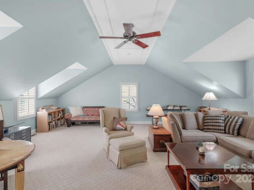 2125 Lawton Bluff Road, Charlotte, NC 28226.  MLS# CAR4275483, YatesRealty ID 31047. 