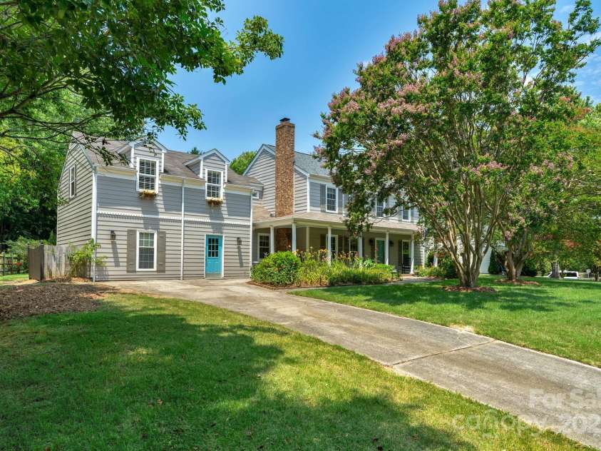 2125 Lawton Bluff Road, Charlotte, NC 28226.  MLS# CAR4275483, YatesRealty ID 31047. 
