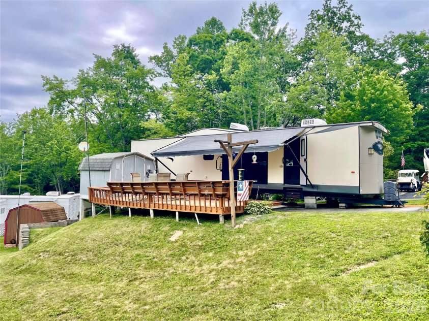 226 Saddle Ridge Drive, Ennice, NC 28623.  MLS# CAR4383260, YatesRealty ID 31048. 