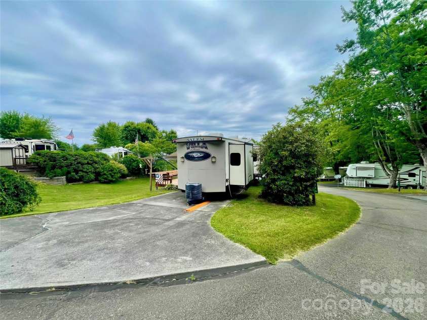 226 Saddle Ridge Drive, Ennice, NC 28623.  MLS# CAR4383260, YatesRealty ID 31048. 