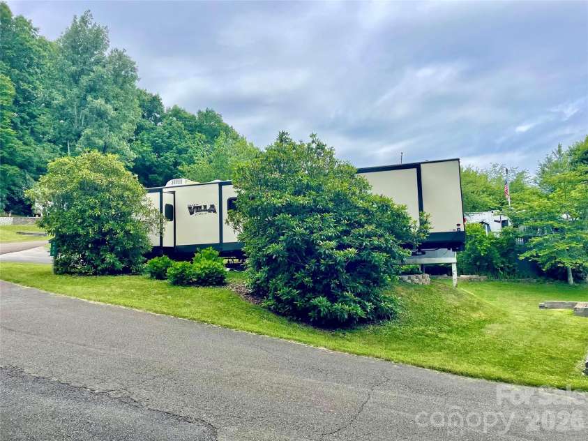 226 Saddle Ridge Drive, Ennice, NC 28623.  MLS# CAR4383260, YatesRealty ID 31048. 