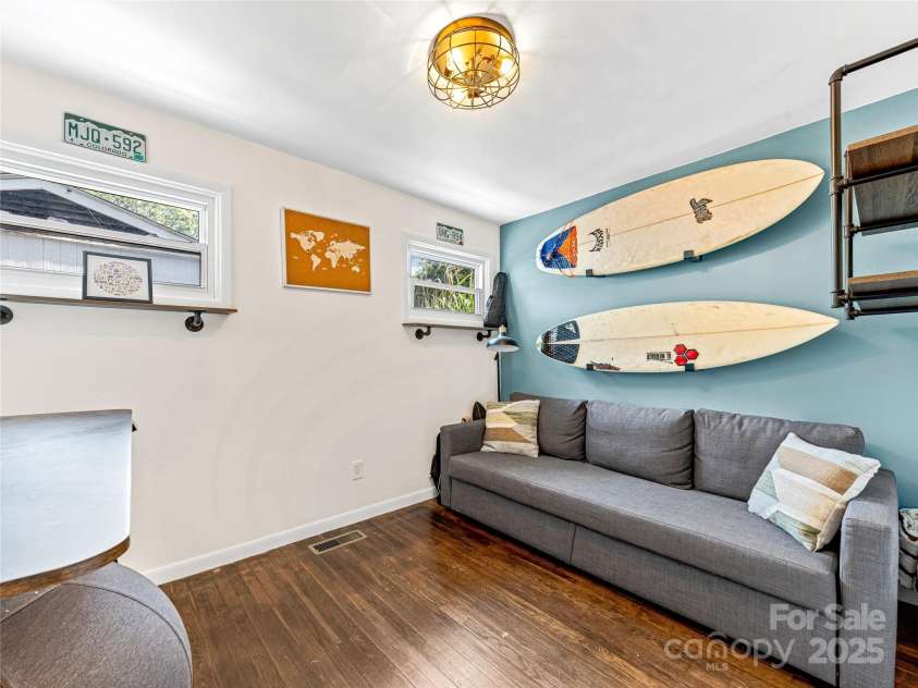 44 Broadview Avenue, Asheville, NC 28803.  MLS# CAR4276308, YatesRealty ID 31048. 