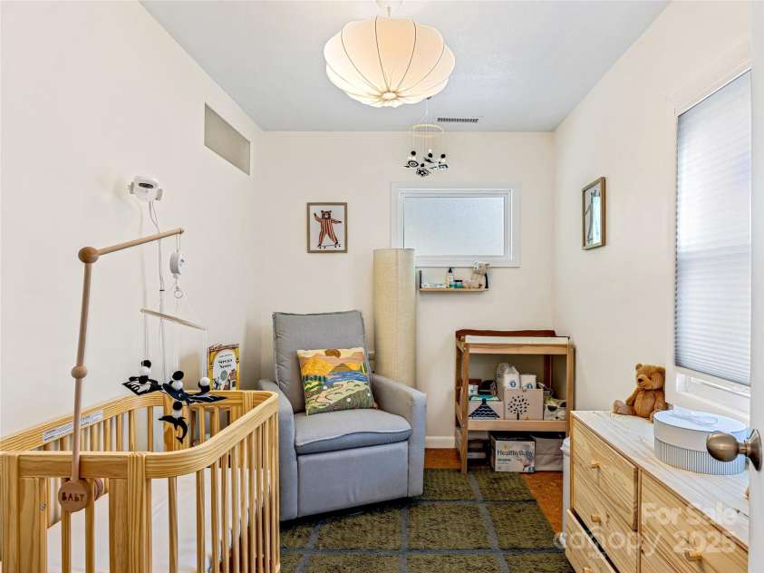 44 Broadview Avenue, Asheville, NC 28803.  MLS# CAR4276308, YatesRealty ID 31048. 