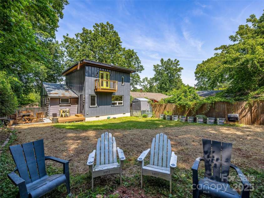 44 Broadview Avenue, Asheville, NC 28803.  MLS# CAR4276308, YatesRealty ID 31048. 