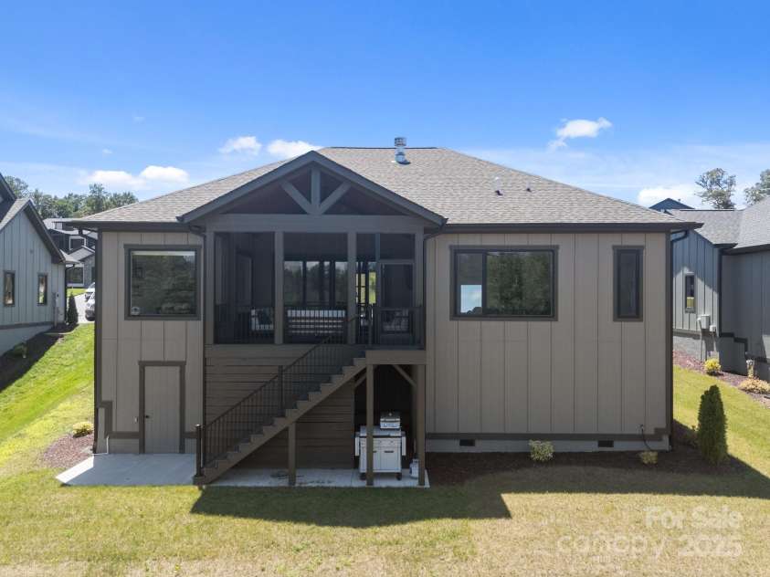 318 Avery Trail Drive, Arden, NC 28704.  MLS# CAR4276285, YatesRealty ID 31049. 