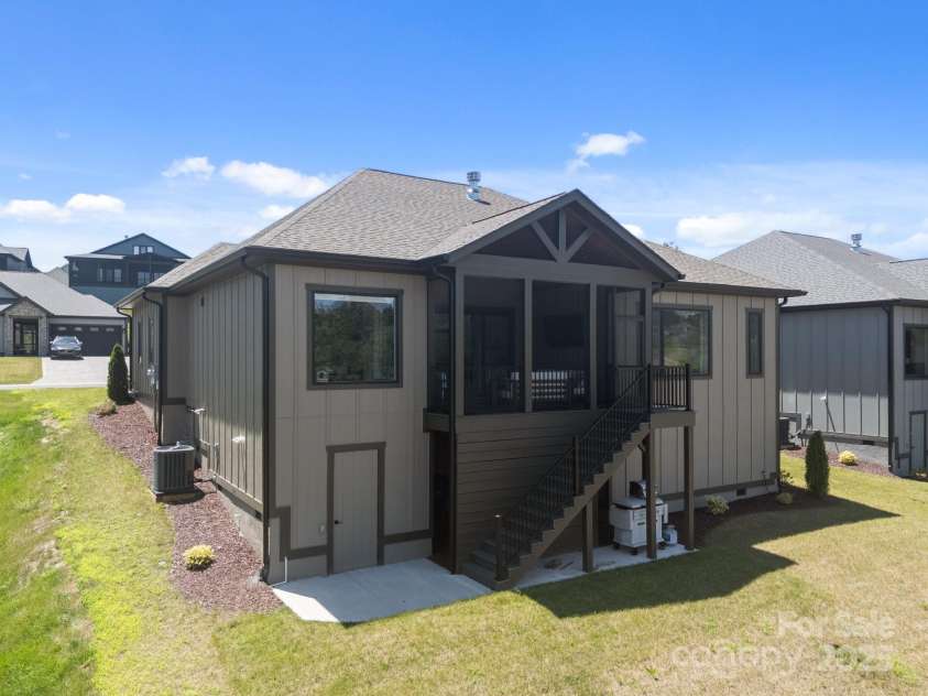 318 Avery Trail Drive, Arden, NC 28704.  MLS# CAR4276285, YatesRealty ID 31049. 