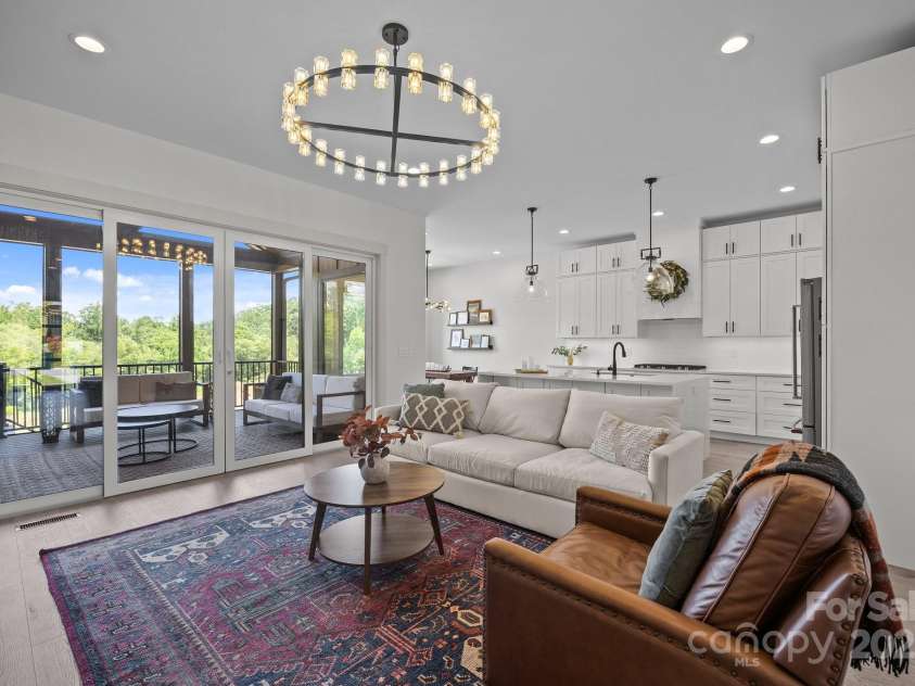 318 Avery Trail Drive, Arden, NC 28704.  MLS# CAR4276285, YatesRealty ID 31049. 