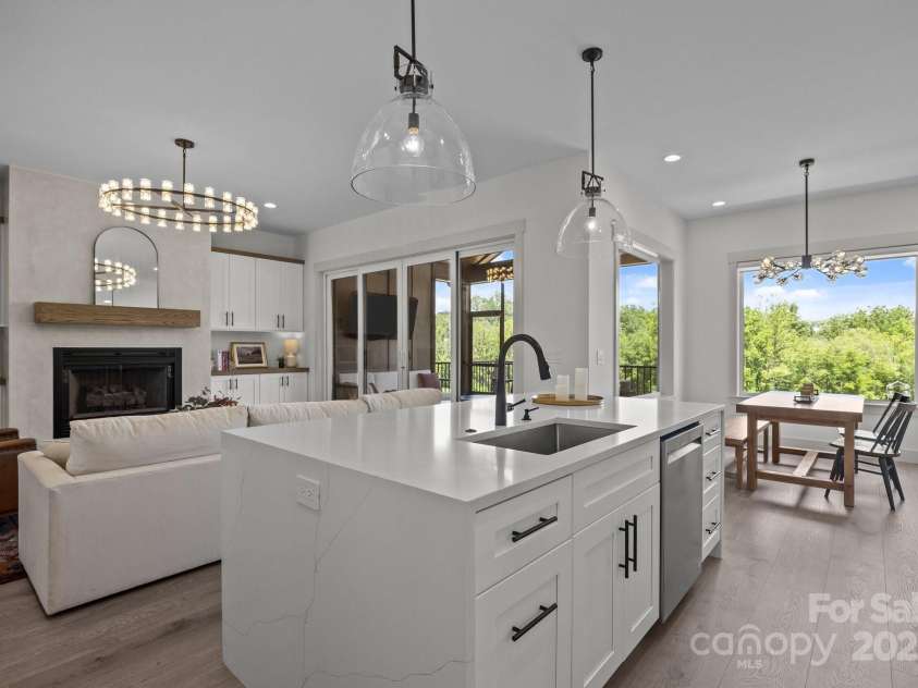 318 Avery Trail Drive, Arden, NC 28704.  MLS# CAR4276285, YatesRealty ID 31049. 