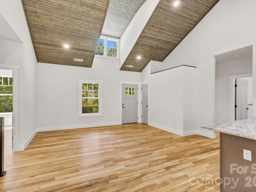 73 Rocking Porch Road, Asheville, NC 28805.  MLS# CAR4389092, YatesRealty ID 31049. 