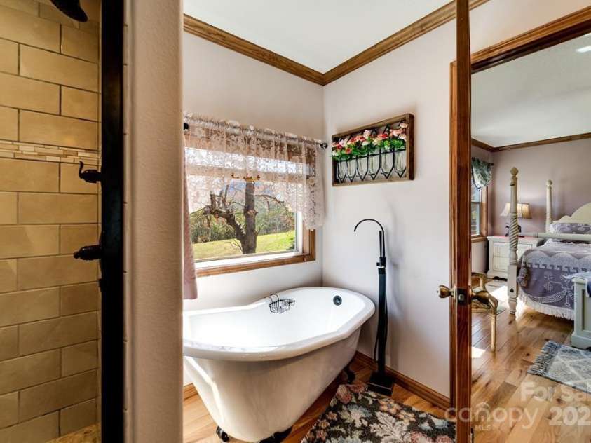 155 Bluebird Cove, Franklin, NC 28734.  MLS# CAR4238942, YatesRealty ID 3105. 