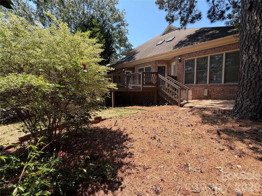 17120 Players Ridge Drive, Cornelius, NC 28031.  MLS# CAR4392492, YatesRealty ID 31050. 