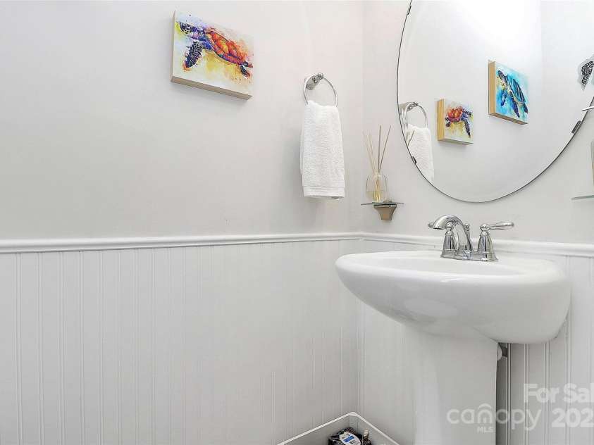 713 Henderson Valley Way, Belmont, NC 28012.  MLS# CAR4277961, YatesRealty ID 31050. !/2 Bath