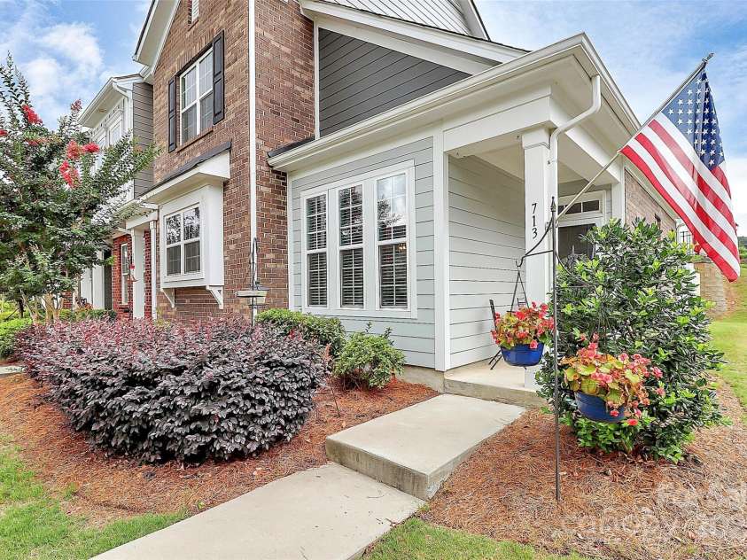 713 Henderson Valley Way, Belmont, NC 28012.  MLS# CAR4277961, YatesRealty ID 31050. Beautiful End Unit