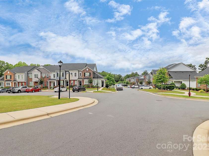 713 Henderson Valley Way, Belmont, NC 28012.  MLS# CAR4277961, YatesRealty ID 31050. Entry to the Neighborhood