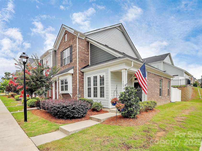 713 Henderson Valley Way, Belmont, NC 28012.  MLS# CAR4277961, YatesRealty ID 31050. Front Walk