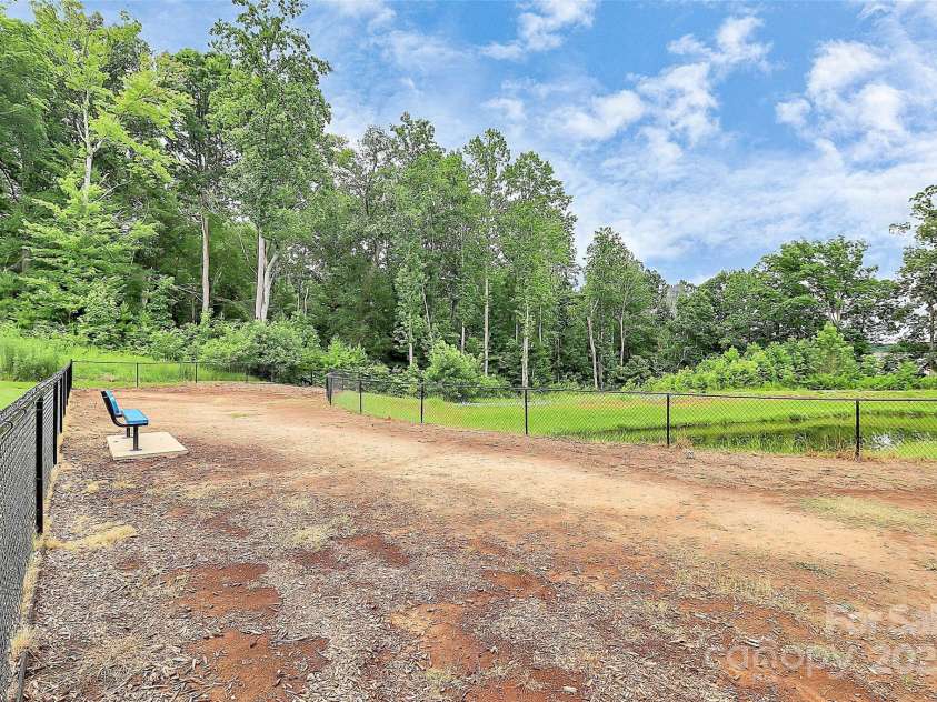 713 Henderson Valley Way, Belmont, NC 28012.  MLS# CAR4277961, YatesRealty ID 31050. Neighborhood Dog Park