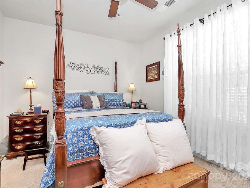 713 Henderson Valley Way, Belmont, NC 28012.  MLS# CAR4277961, YatesRealty ID 31050. Primary Bedroom