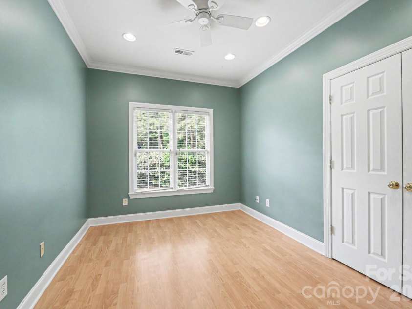 411 Northbridge Drive, High Point, NC 27265.  MLS# CAR4383000, YatesRealty ID 31051. Bedroom