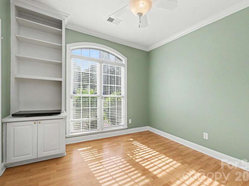 411 Northbridge Drive, High Point, NC 27265.  MLS# CAR4383000, YatesRealty ID 31051. Bedroom