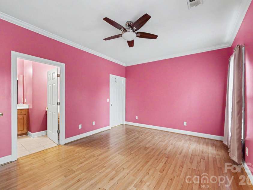 411 Northbridge Drive, High Point, NC 27265.  MLS# CAR4383000, YatesRealty ID 31051. Primary bedroom