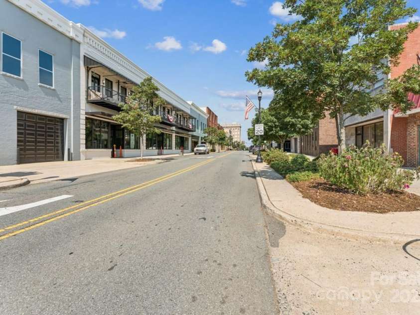 105 Ransom Street, Gastonia, NC 28052.  MLS# CAR4279798, YatesRealty ID 31052. Less than a mile from Downtown Gastonia