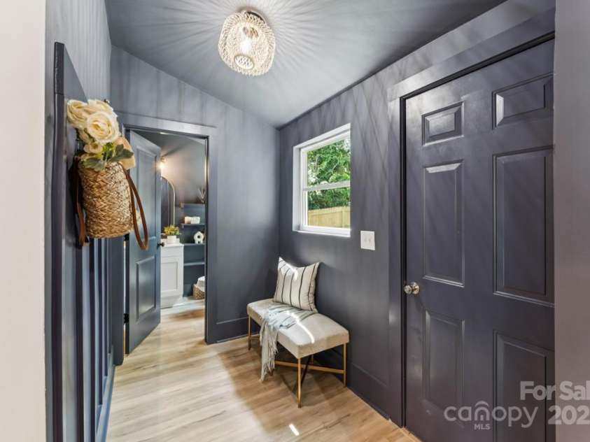 105 Ransom Street, Gastonia, NC 28052.  MLS# CAR4279798, YatesRealty ID 31052. Mud Room/Drop Zone and Half Bath