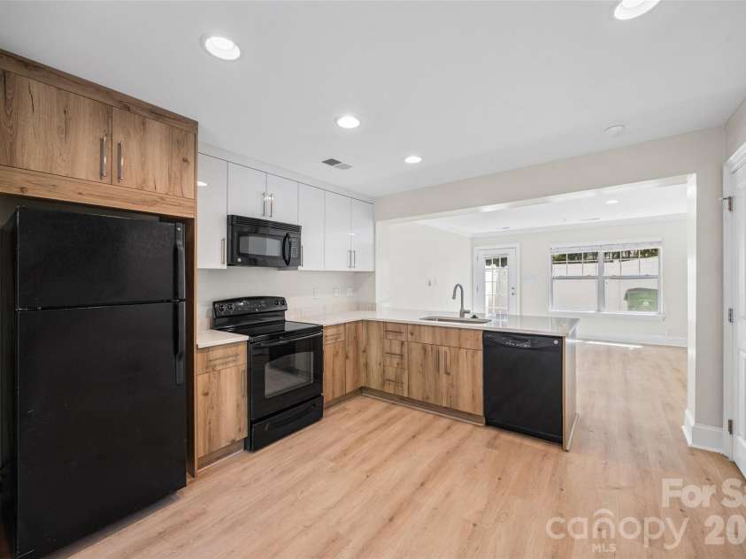 5306-5320 Park Road, Charlotte, NC 28209.  MLS# CAR4393439, YatesRealty ID 31053. 