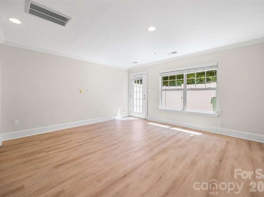5306-5320 Park Road, Charlotte, NC 28209.  MLS# CAR4393439, YatesRealty ID 31053. 