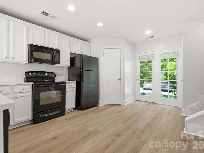 5306-5320 Park Road, Charlotte, NC 28209.  MLS# CAR4393439, YatesRealty ID 31053. 