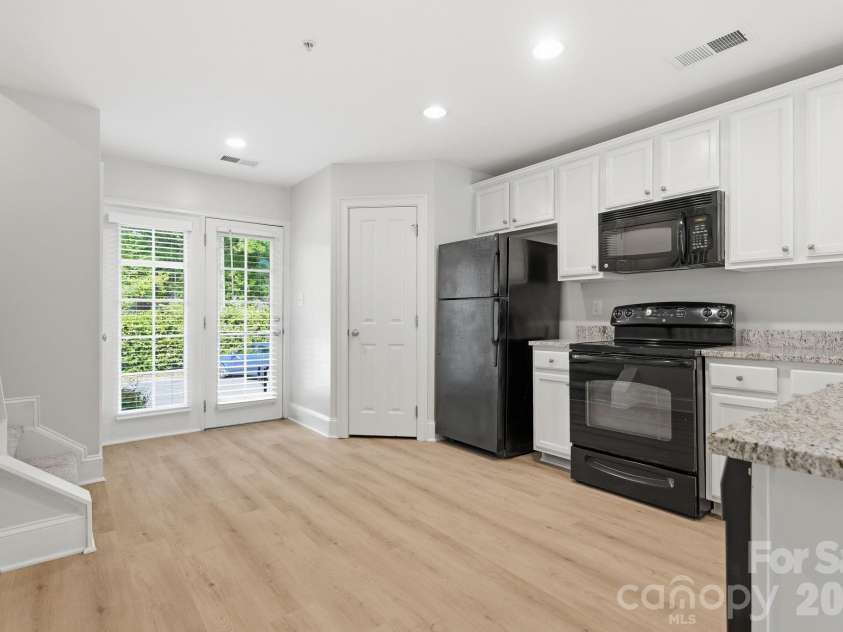5306-5320 Park Road, Charlotte, NC 28209.  MLS# CAR4393439, YatesRealty ID 31053. 