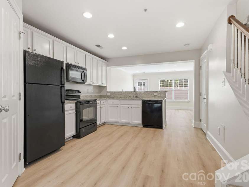 5306-5320 Park Road, Charlotte, NC 28209.  MLS# CAR4393439, YatesRealty ID 31053. 