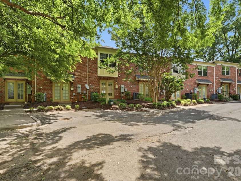 5306-5320 Park Road, Charlotte, NC 28209.  MLS# CAR4393439, YatesRealty ID 31053. 