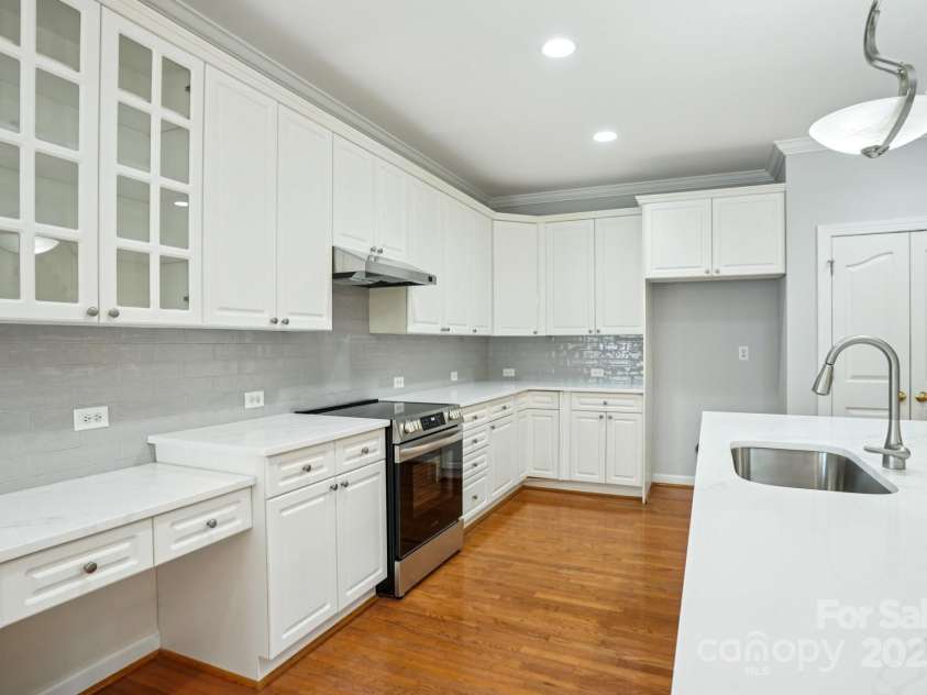 8020 Garnkirk Drive, Huntersville, NC 28078.  MLS# CAR4279896, YatesRealty ID 31053. 