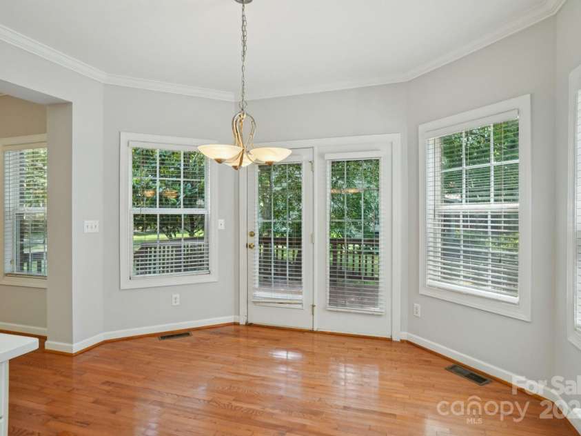 8020 Garnkirk Drive, Huntersville, NC 28078.  MLS# CAR4279896, YatesRealty ID 31053. 
