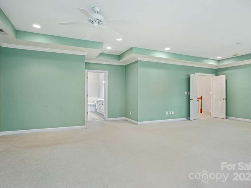 8020 Garnkirk Drive, Huntersville, NC 28078.  MLS# CAR4279896, YatesRealty ID 31053. 