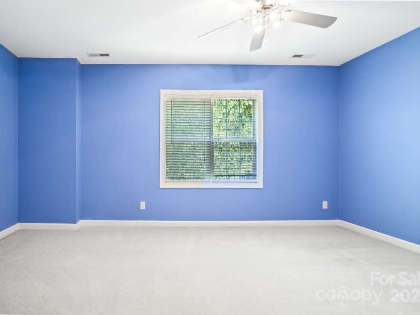 8020 Garnkirk Drive, Huntersville, NC 28078.  MLS# CAR4279896, YatesRealty ID 31053. 
