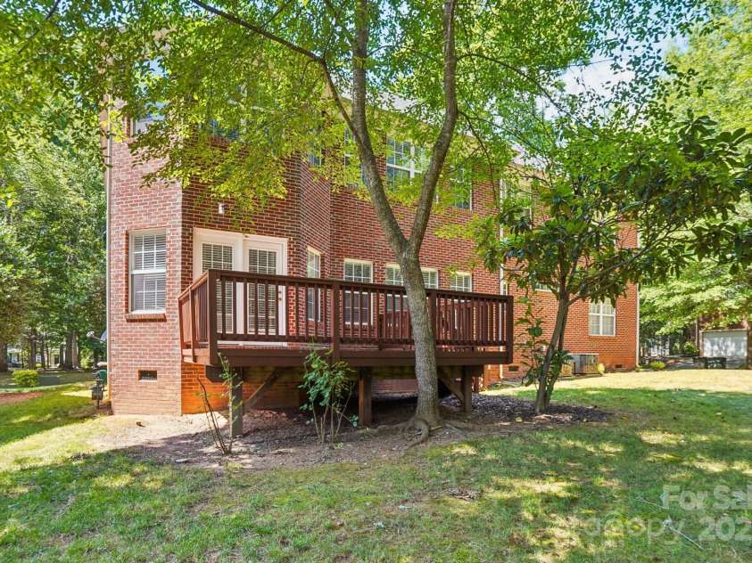 8020 Garnkirk Drive, Huntersville, NC 28078.  MLS# CAR4279896, YatesRealty ID 31053. 