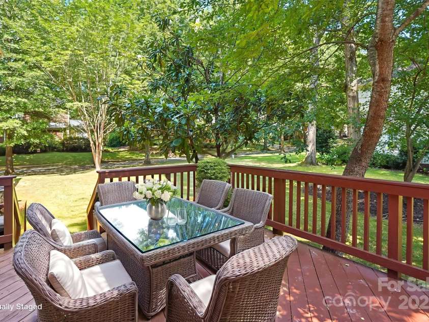 8020 Garnkirk Drive, Huntersville, NC 28078.  MLS# CAR4303503, YatesRealty ID 31053. 