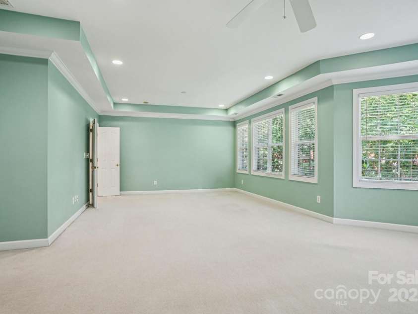 8020 Garnkirk Drive, Huntersville, NC 28078.  MLS# CAR4303503, YatesRealty ID 31053. 