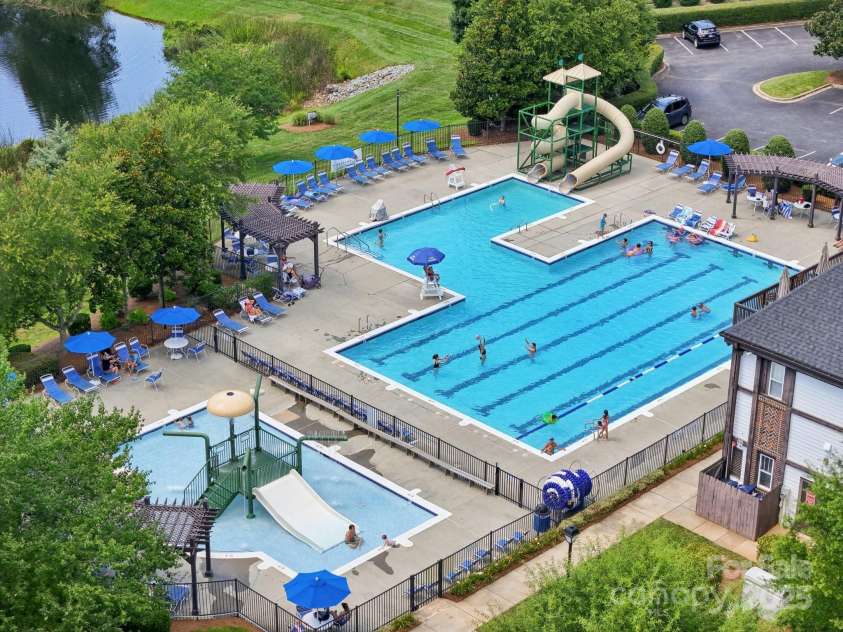 8020 Garnkirk Drive, Huntersville, NC 28078.  MLS# CAR4303503, YatesRealty ID 31053. 