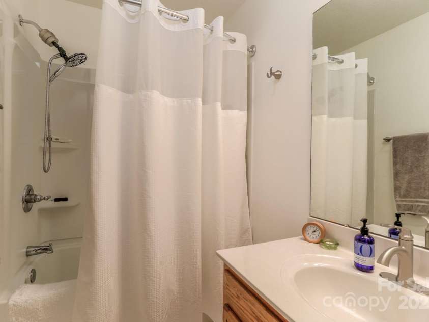 142 Ridge Brook Drive, Weaverville, NC 28787.  MLS# CAR4280040, YatesRealty ID 31054. Guest Bath Main Level
